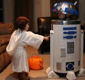 Super Cute R2-D2 and Princess Leia…