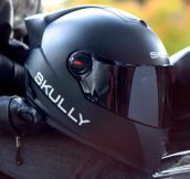 Helmet with Rearview Camera (7 Pics)