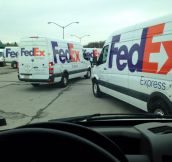 A Huge Line Of FedEx Trucks Seems Weird Until You See Why…