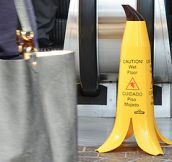 Banana Wet Floor Sign (8 Pics)