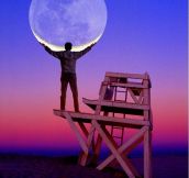 Moon Madness: 20 Photos of People Posing with The Moon and Having Fun