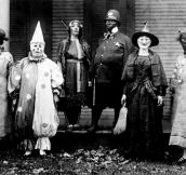 31 Terrifyingly Creepy Vintage Halloween Costumes