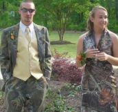 The Most Epic Prom Photo Fails (15 Pics)