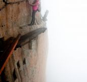 The Way Visitors Get To The Huashan Teahouse In China