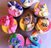 My Little Pony Cupcakes Win