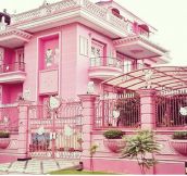 Hello Kitty Mansion