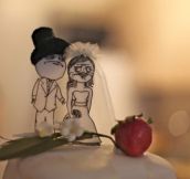 17 Hilarious Wedding Cake Toppers That Will Make You Laugh