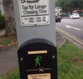This traffic light allows senior citizens to have more crossing time