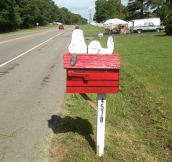 Such An Awesome Idea For A Mailbox