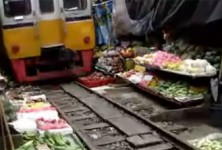 train-bangkok