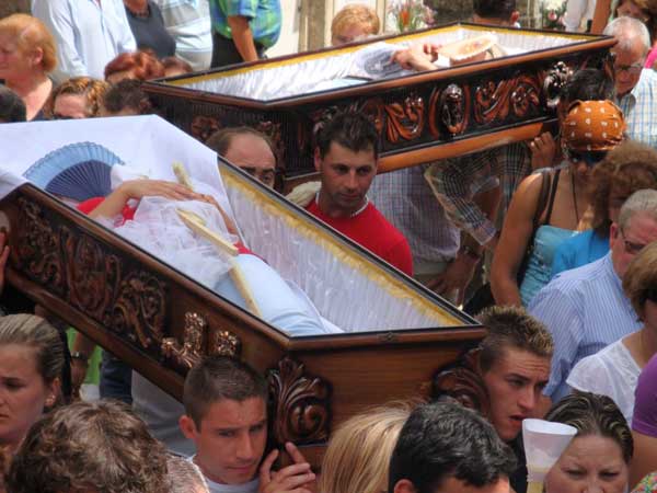 near death festival 10 Bizarre Festivals From Around the World