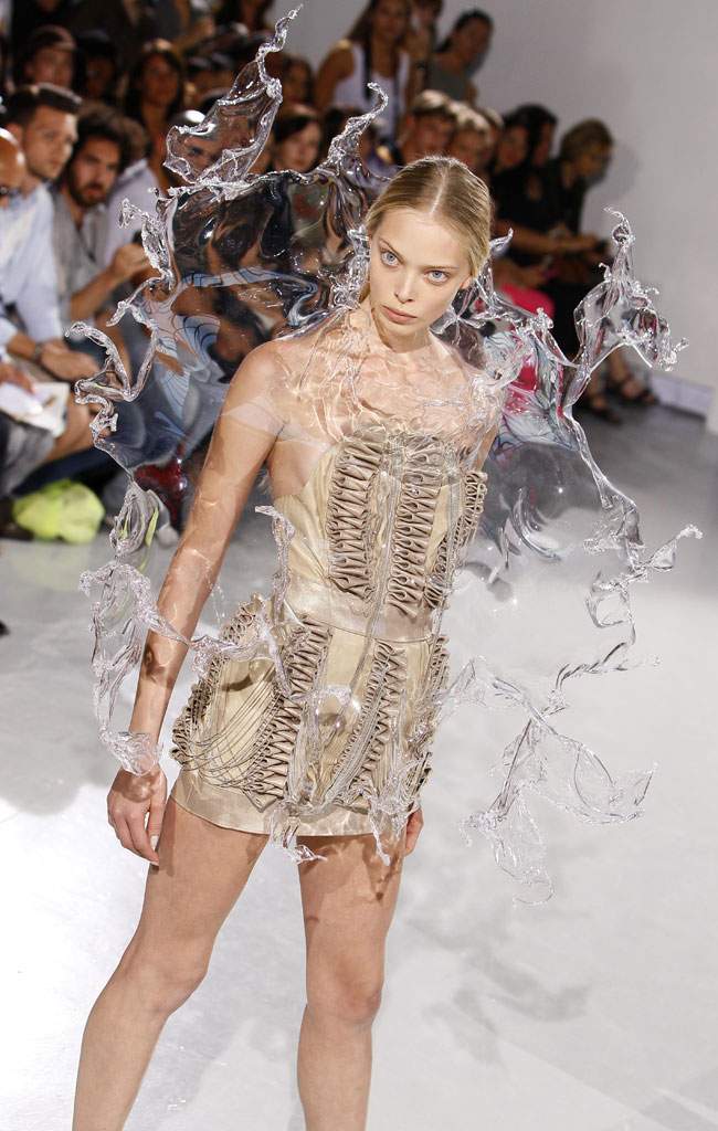 Ah, finally. Fashions for telekinetic women.