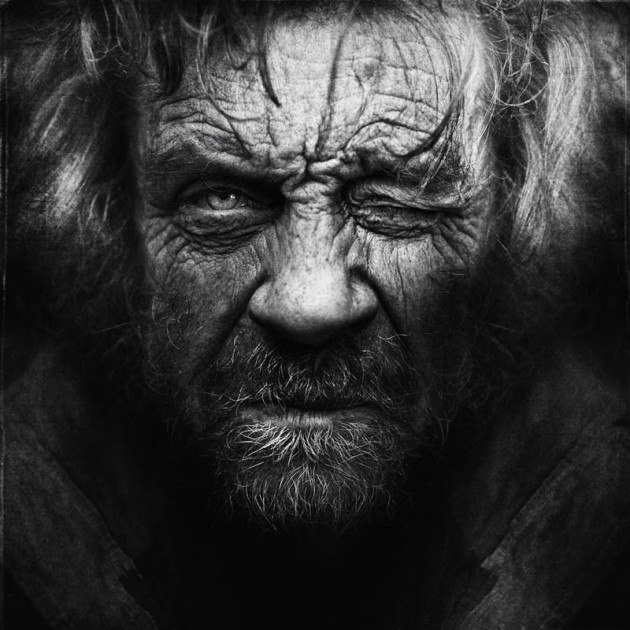 homeless-black-and-white-portraits-lee-jeffries-22
