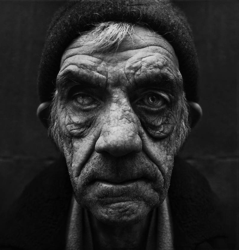 homeless black and white portraits lee jeffries 27 25 Incredibly Detailed Black And White Portraits of the Homeless by Lee Jeffries