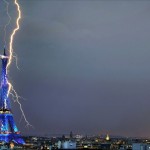 Lightning hits the Eiffel Tower