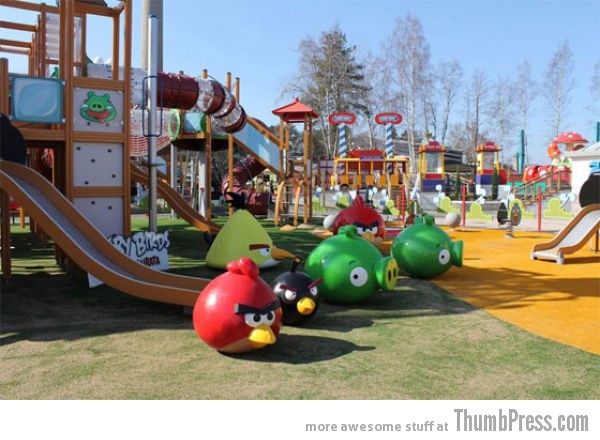 Angry Birds Theme Park - 2