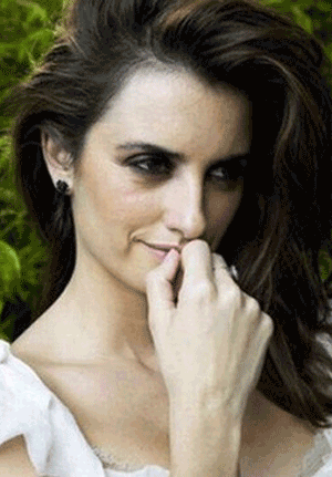 Celebrities Before And After Photoshop — Penelope Cruz 1