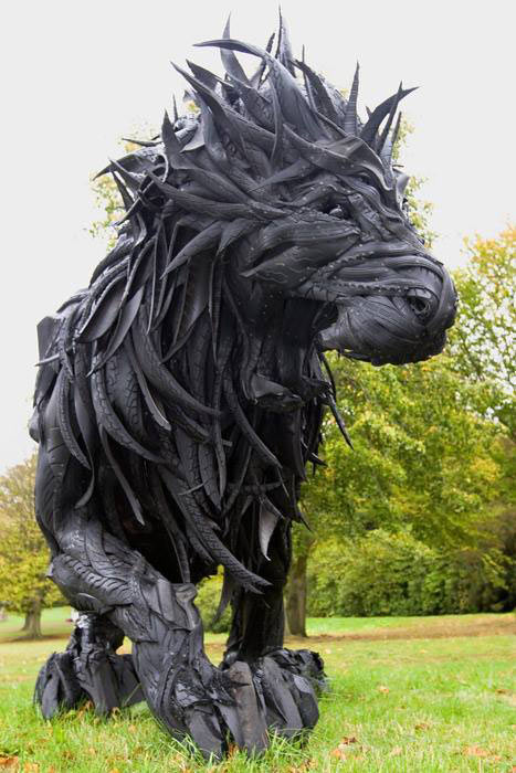 cool-old-tire-art-lion