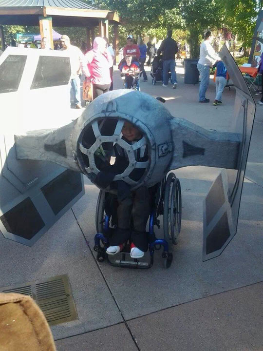 cool-kid-wheelchair-costume-Star-Wars-ship