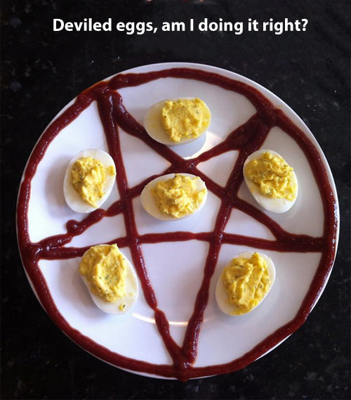 funny-evil-eggs-pentagram-plate