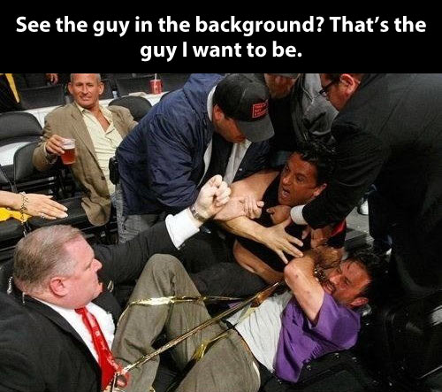 funny-fight-guys-drinking-bear