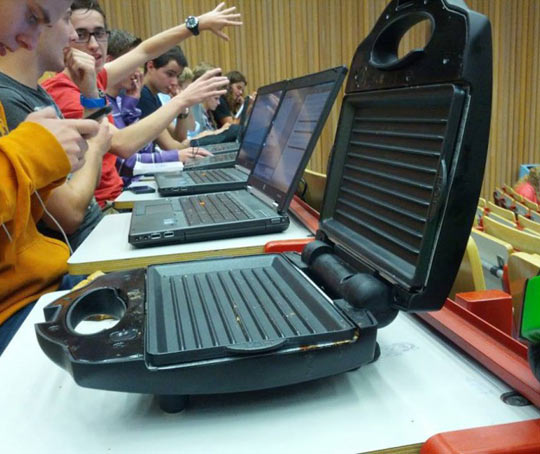 funny-sandwich-toaster-laptop