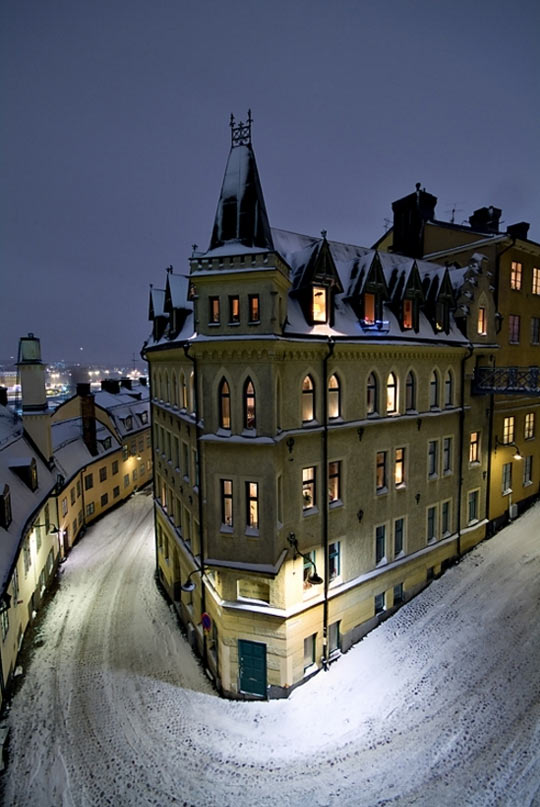 cool-night-Stockholm-snow
