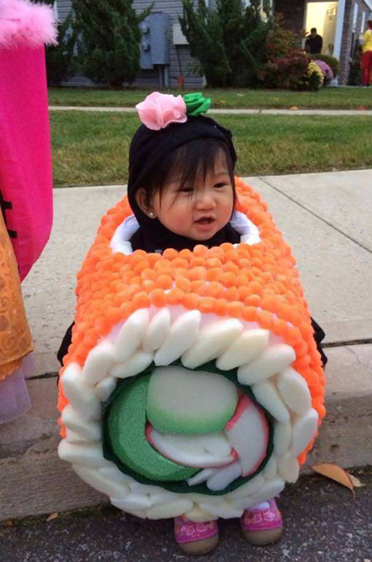 cute-girl-costume-sushi-street