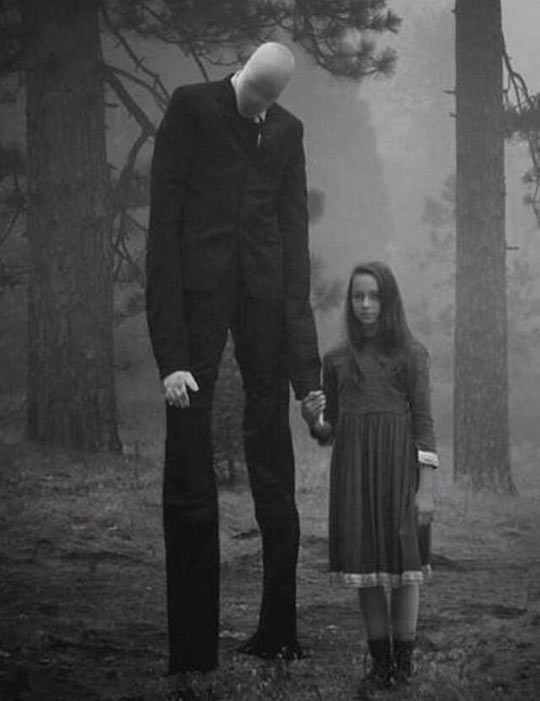 funny-creepy-Slenderman-girl-photo