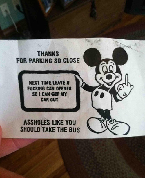 funny-Mickey-Mouse-parking-car