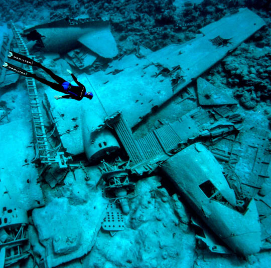 Underwater plane wreck…
