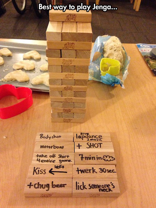 funny-Jenga-blocks-shot-kiss