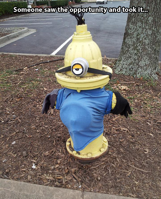 funny-Minion-water-hydrant-costume