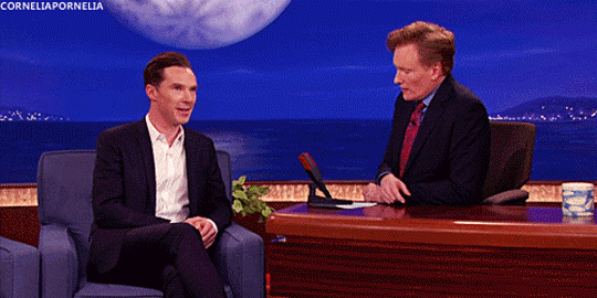 funny-gif-Benedict-Cumberbatch-Conan-interview-eyebrow