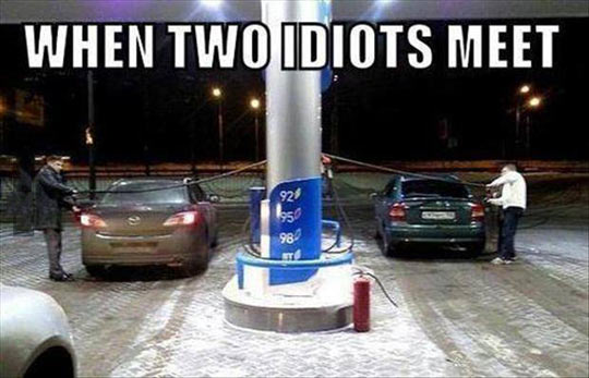 funny-gas-station-cars-oil-men
