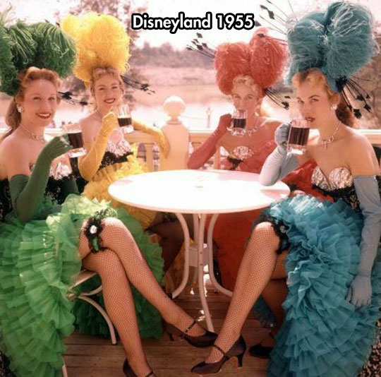 funny-Disneyland-1955-girls-dresses