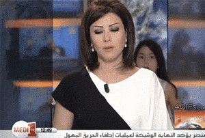 funny-gif-girl-phone-news-live