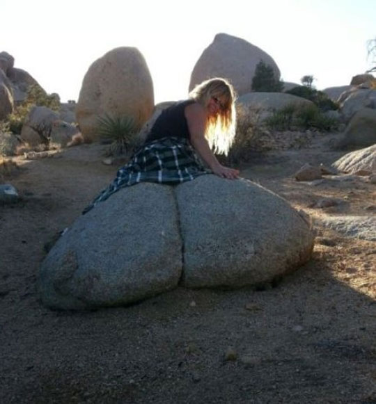 funny-girl-big-bottom-rocks-park