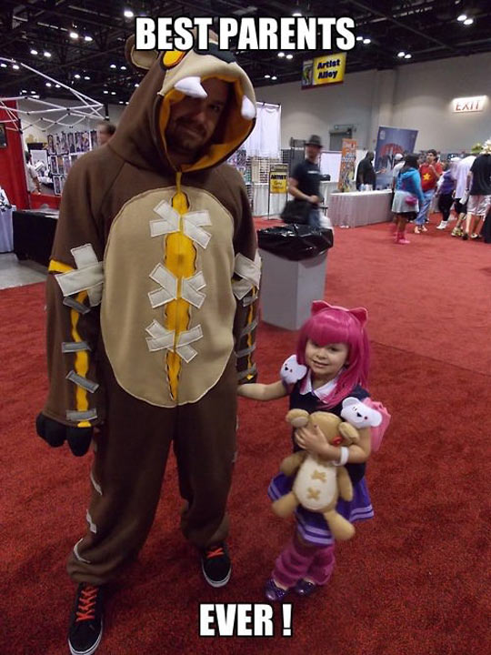 This Father and Daughter Put The ‘Play’ In Cosplay