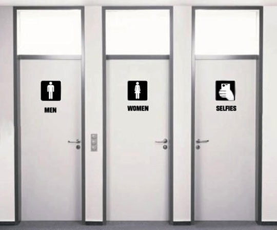 funny-bathroom-selfies-sign-door