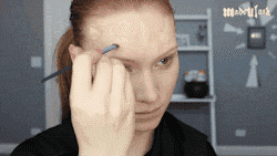 funny-gif-girl-make-up-Darth-Maul