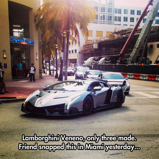 cool-Lamborghini-Veneno-Miami-street