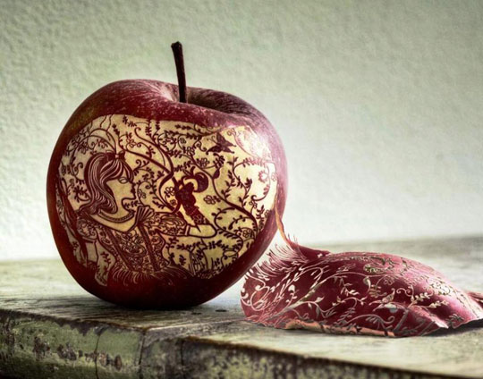 Apple That Was Carved With Incredible Detail