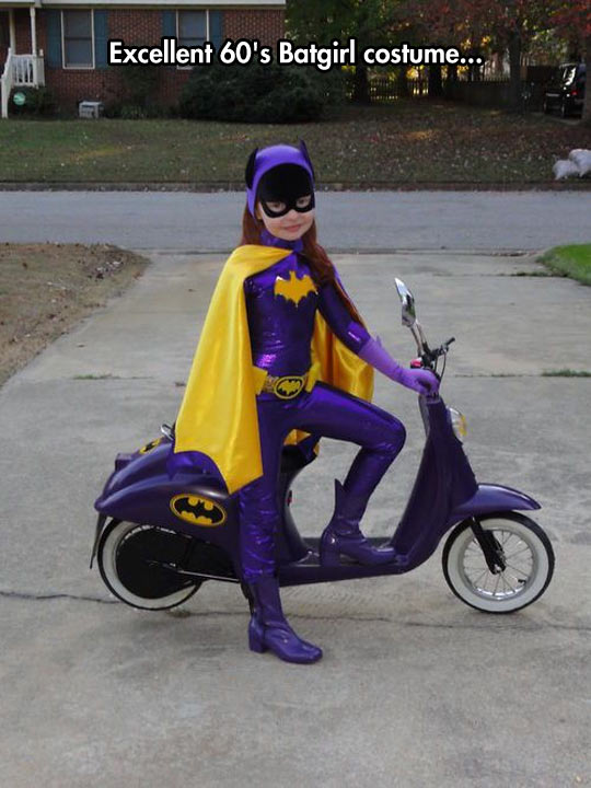 funny-Batgirl-costume-motorcycle-little-girl