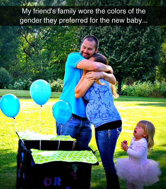 funny-colors-wear-blue-family-baby-cry