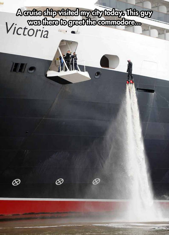 funny-cruise-ship-guy-salute-water-propulsor