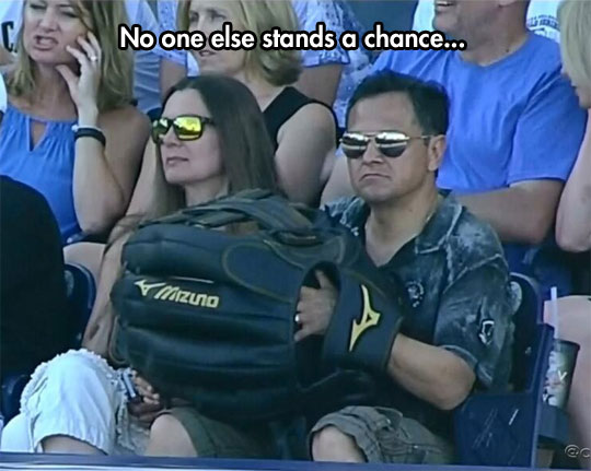 funny-giant-baseball-glove-Mizuno