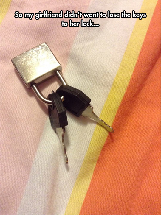 funny-girlfriend-keys-lock-close