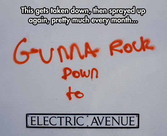 funny-graffiti-Electric-Avenue-song-wall