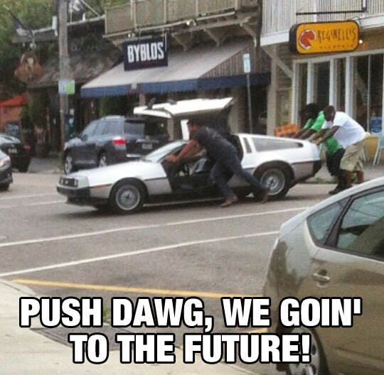 funny-DeLorean-stranded-street-pushing